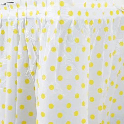 L'événement simple moderne jaune-clair de partie de jupe de table de place de style fournit la jupe de table de décoration