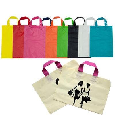 Jetables de grande taille en plastique à haute teneur colorés de sac à provisions imperméabilisent des sacs de poignées commodes pour porter